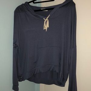 Long sleeve pullover top